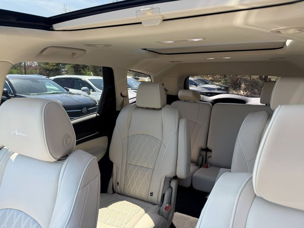 Used 2022 Buick Enclave Avenir image 28