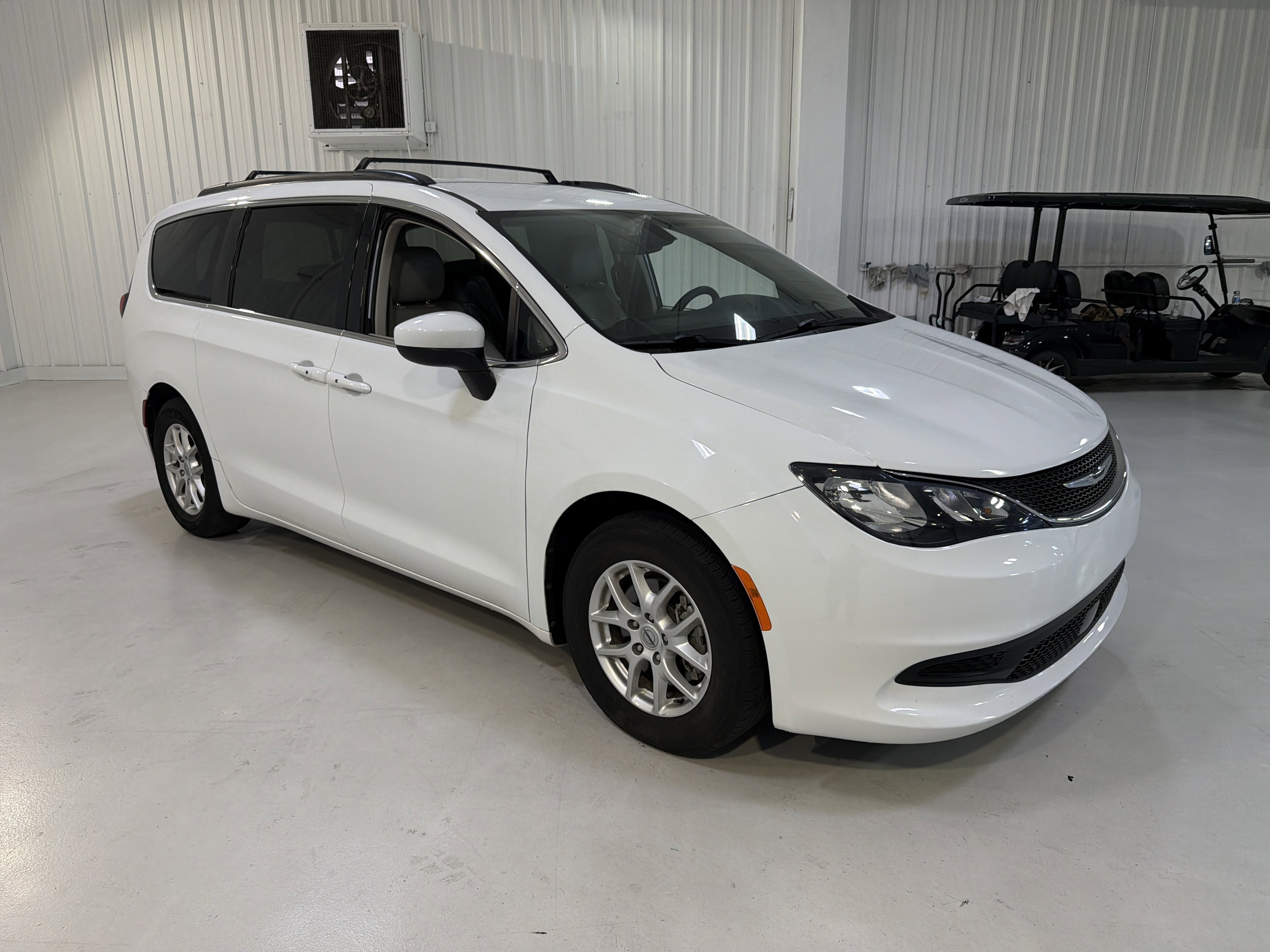 Used 2021 Chrysler Voyager Lxi image 7