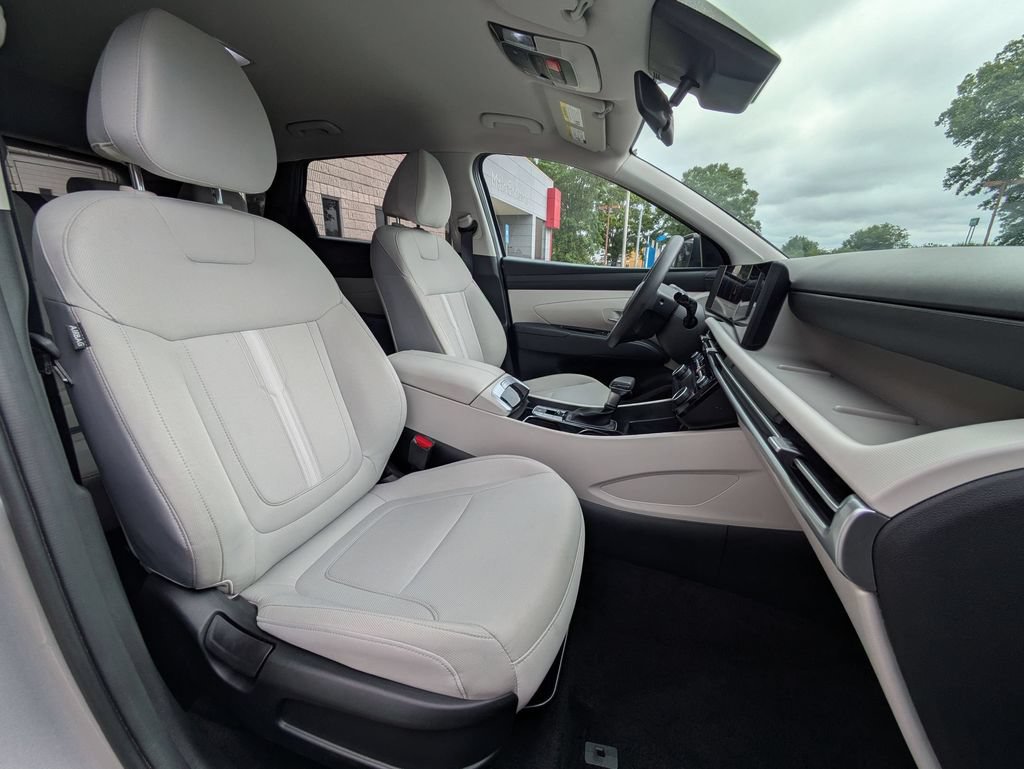 Used 2025 Hyundai Tucson SEL AWD/4WD image 27