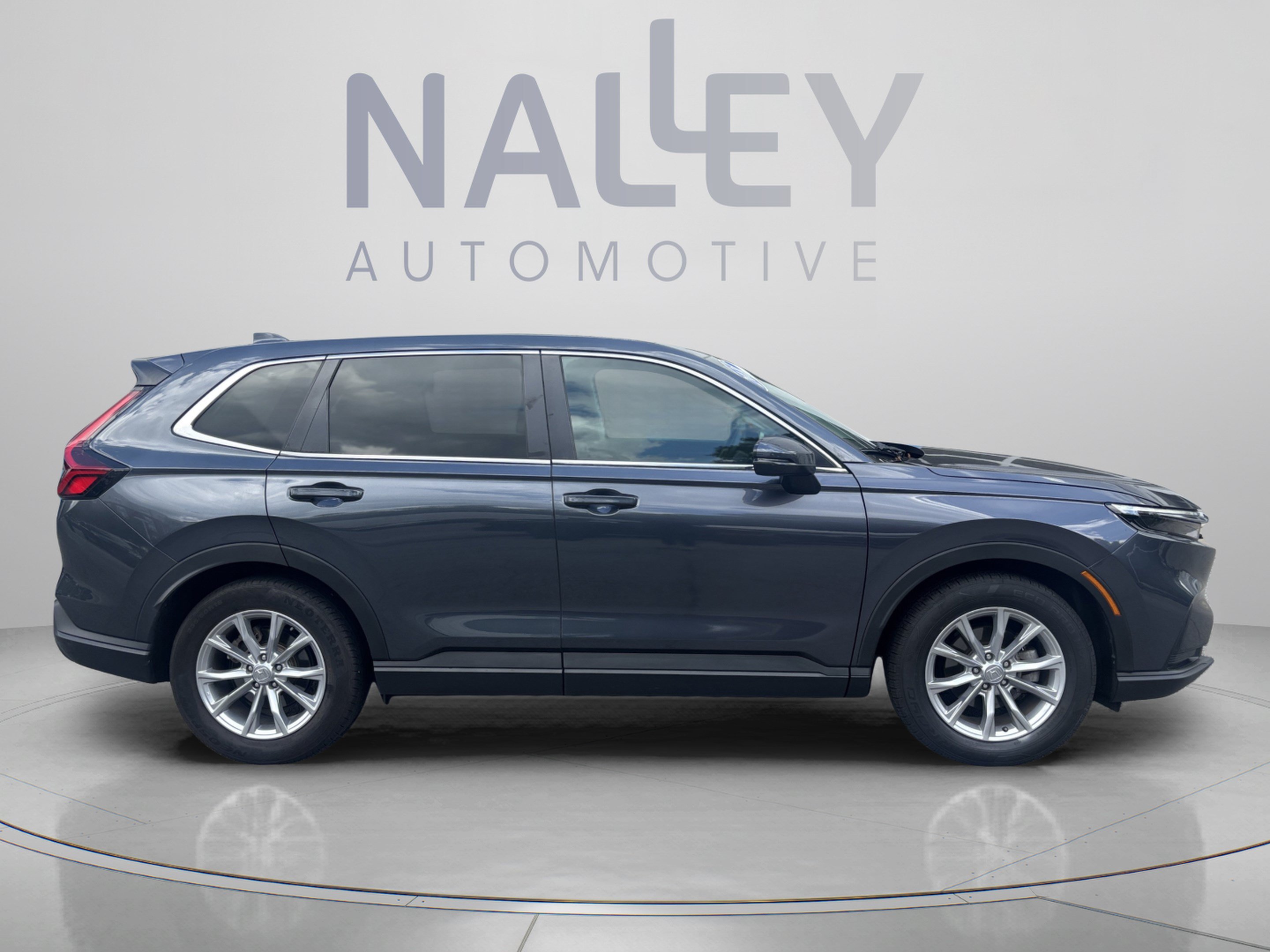 Used 2023 Honda CR-V EX image 4