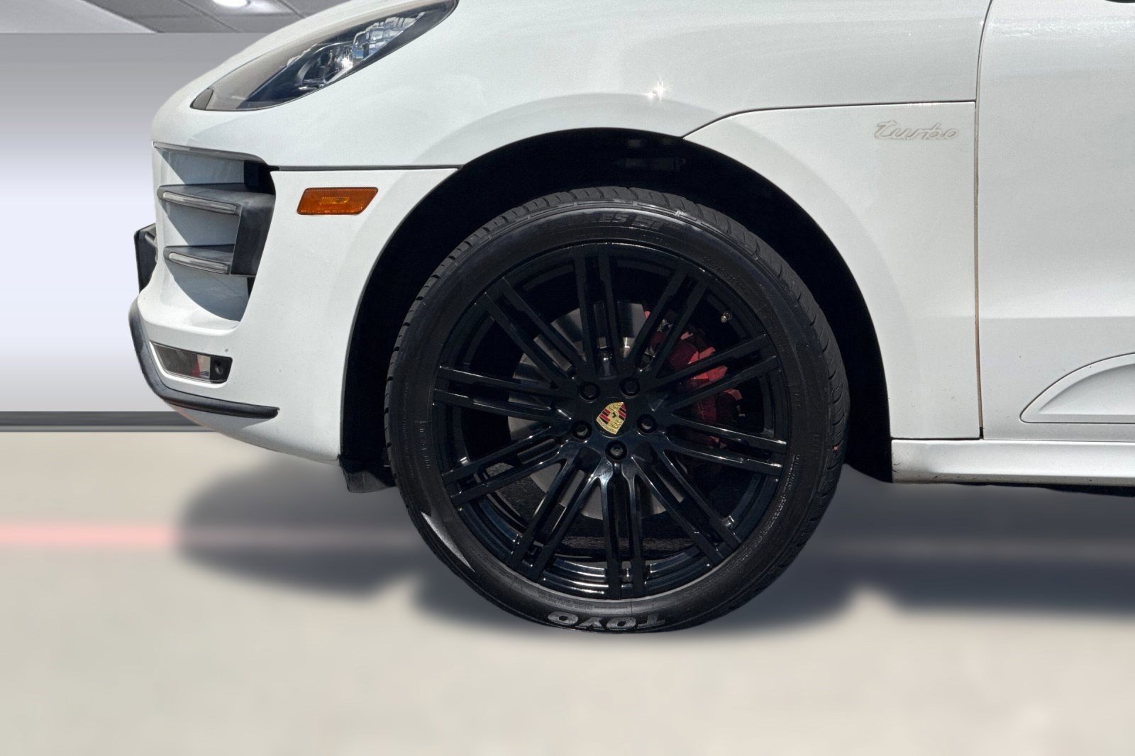 Used 2016 Porsche Macan Turbo image 11