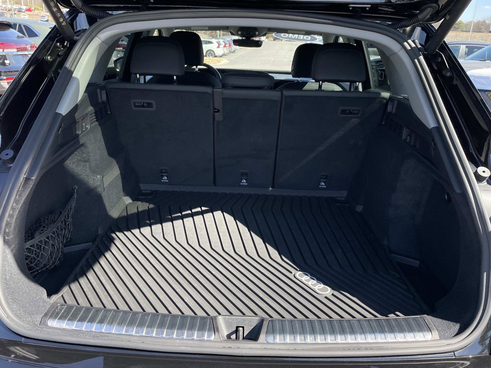 Used 2025 Audi Q5 Premium w/ Convenience Package image 10