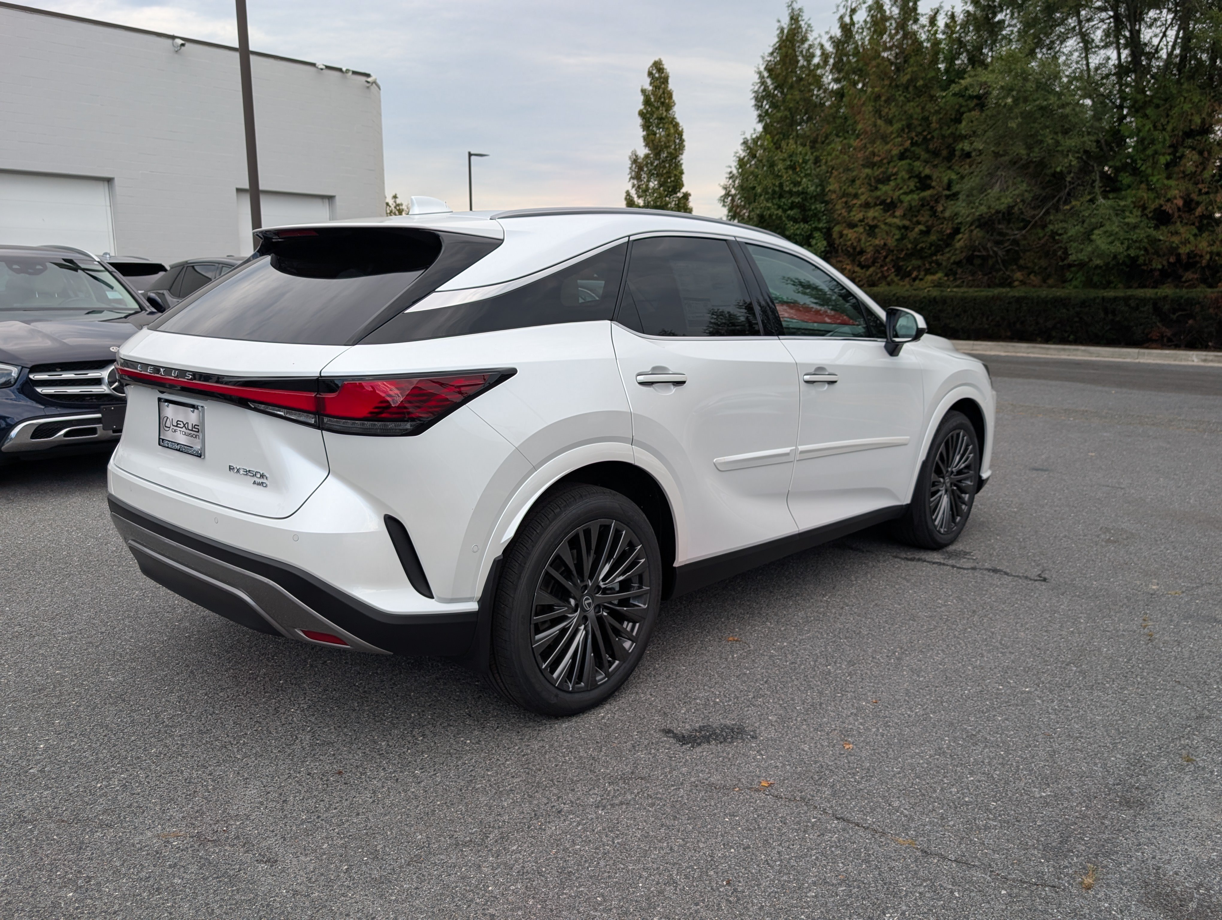 New 2026 Lexus RX 350h AWD/4WD image 2