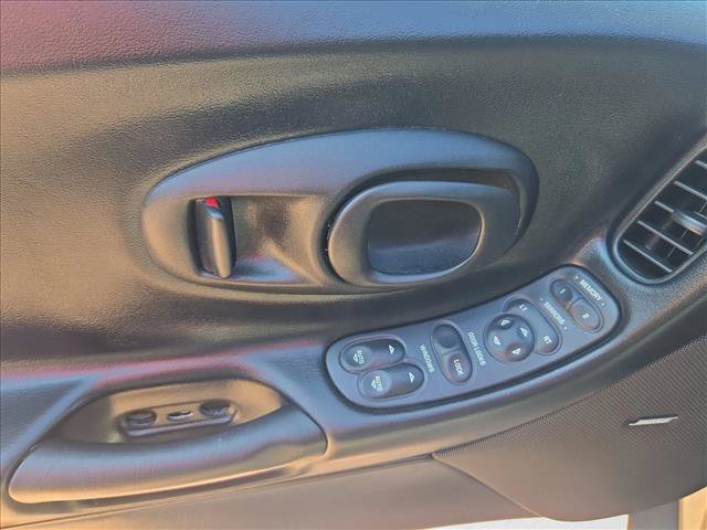 Used 2000 Chevrolet Corvette Coupe w/ Roof Pkg RWD image 4