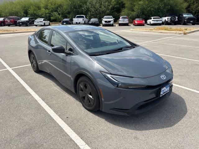 Used 2025 Toyota Prius LE AWD/4WD image 7