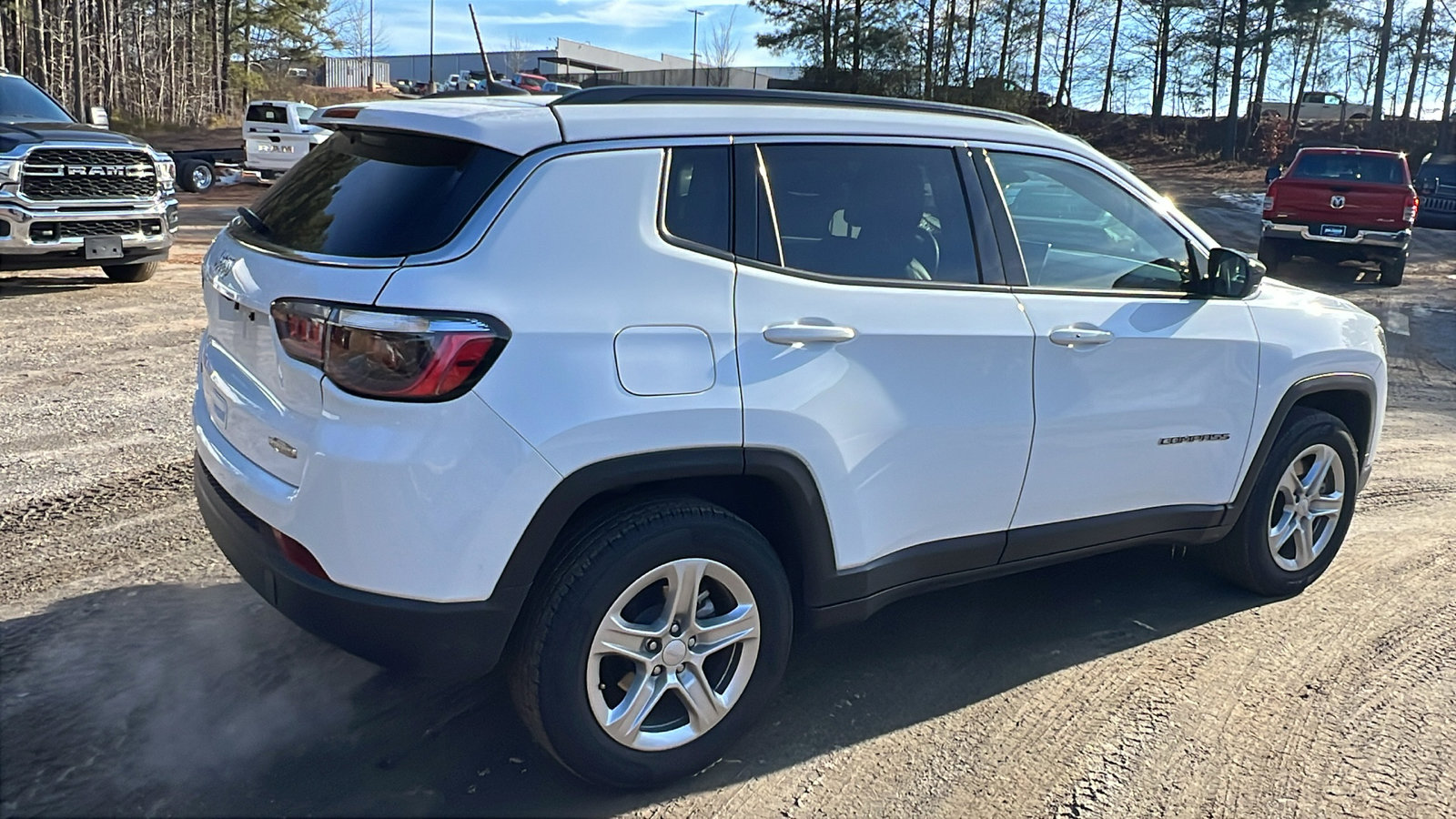 Used 2024 Jeep Compass Latitude image 8