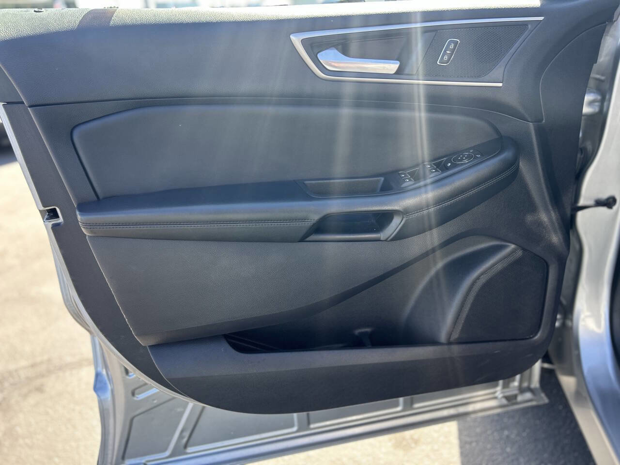 Used 2022 Ford Edge SEL w/ Convenience Package image 9