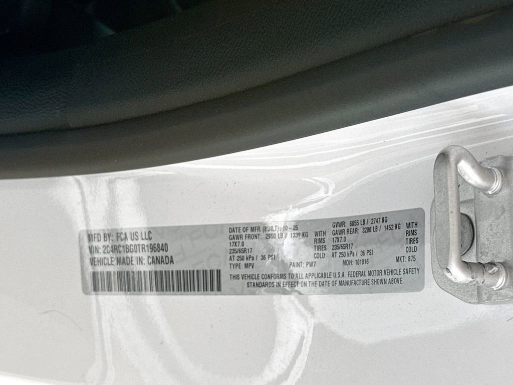 Used 2026 Chrysler Pacifica Select image 36