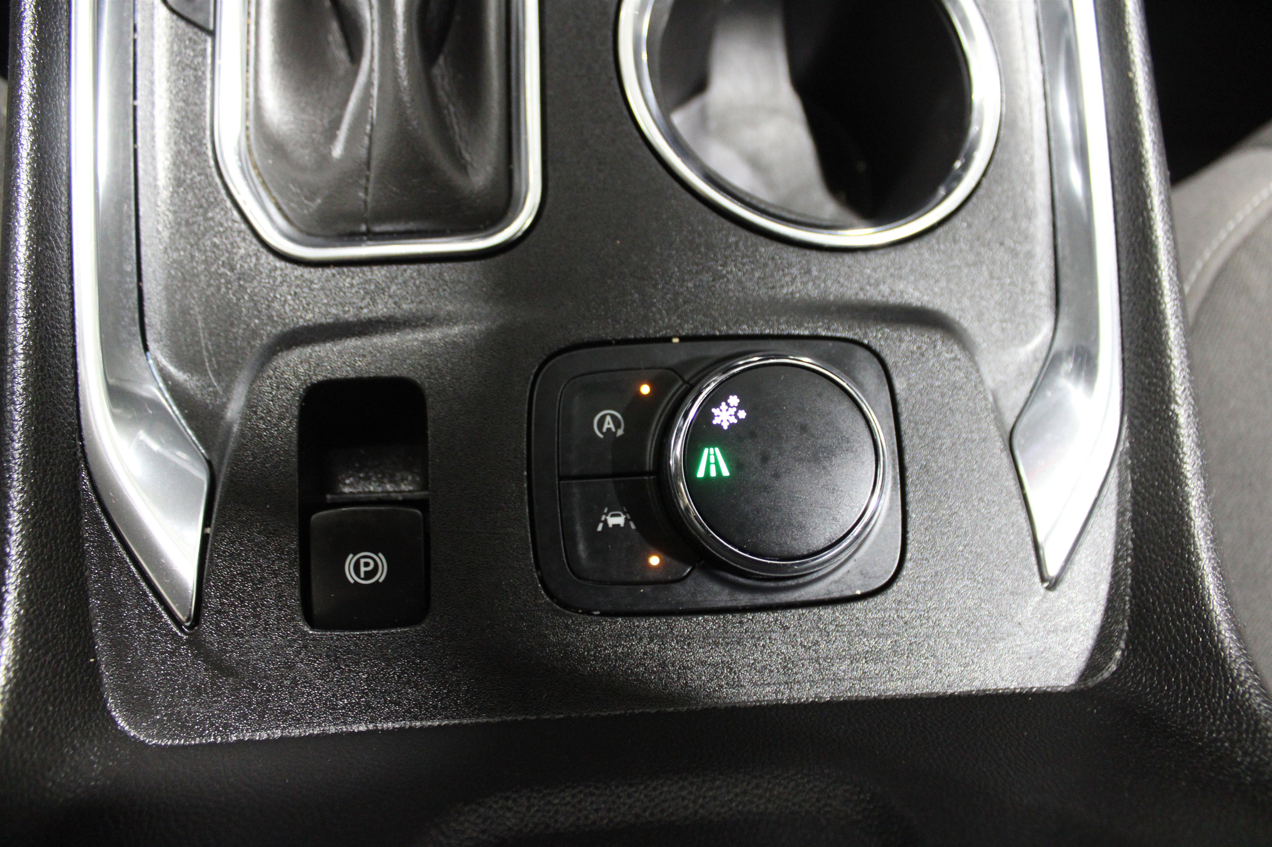 Used 2023 Chevrolet Traverse LT image 24