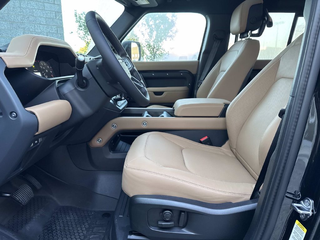 New 2026 Land Rover Defender 110 X-Dynamic SE AWD/4WD image 19
