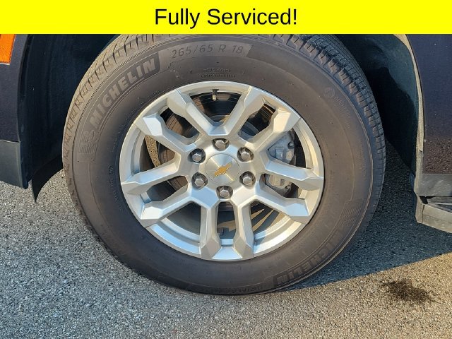 Used 2025 Chevrolet Suburban LT AWD/4WD image 7
