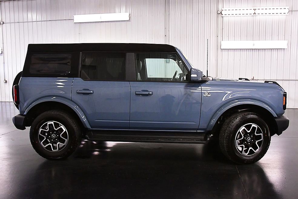 Used 2025 Ford Bronco Outer Banks AWD/4WD image 9