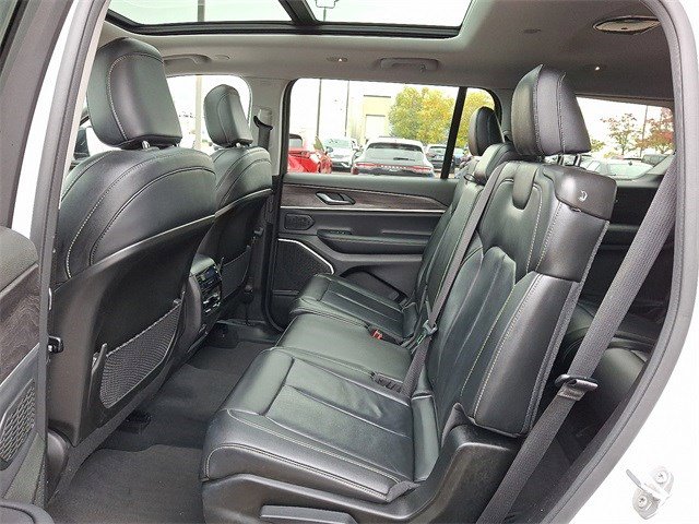 Used 2022 Jeep Grand Cherokee L Limited image 11