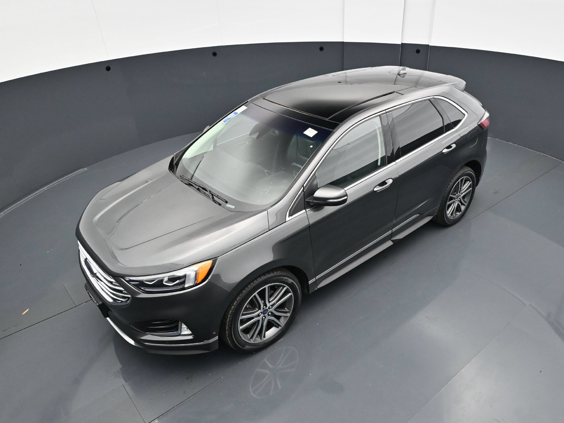 Used 2019 Ford Edge Titanium w/ Equipment Group 301A AWD/4WD image 37