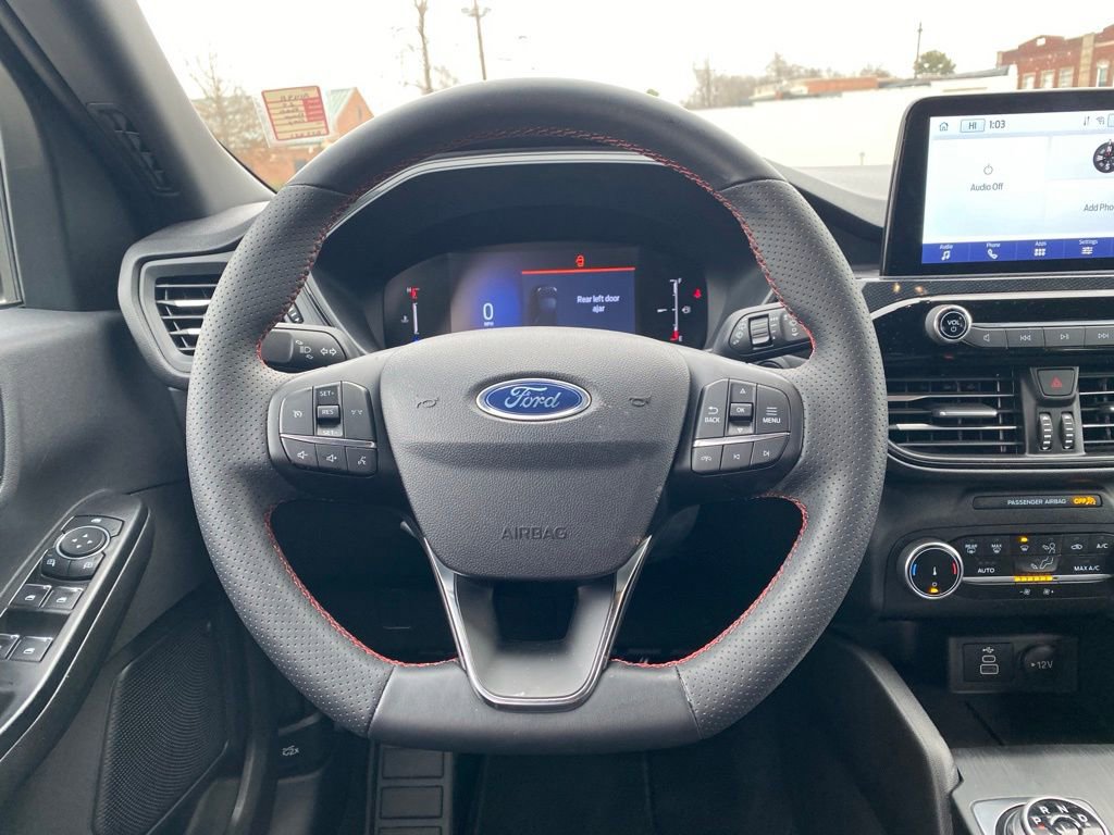 Used 2025 Ford Escape ST-Line image 12
