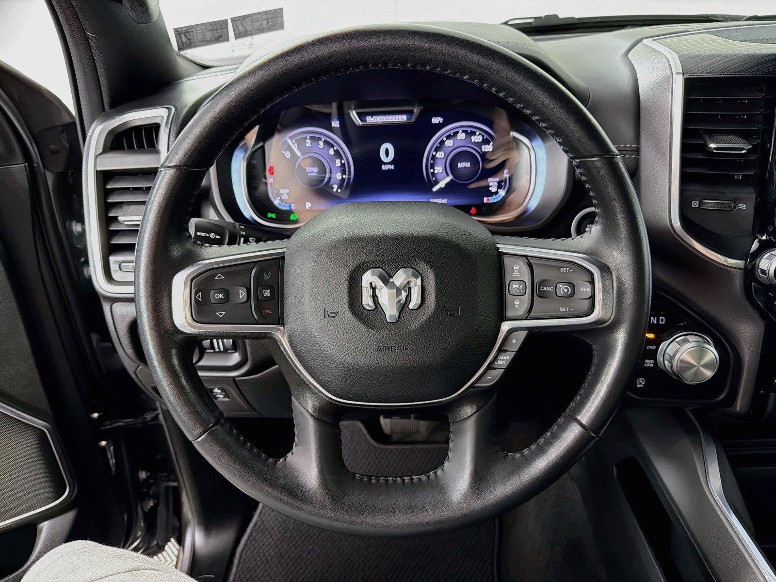 Used 2023 RAM 1500 Laramie AWD/4WD image 3