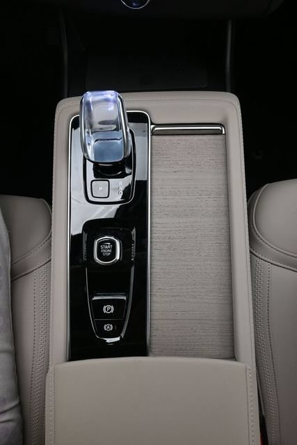 New 2027 Volvo XC90 B6 Plus AWD/4WD image 11