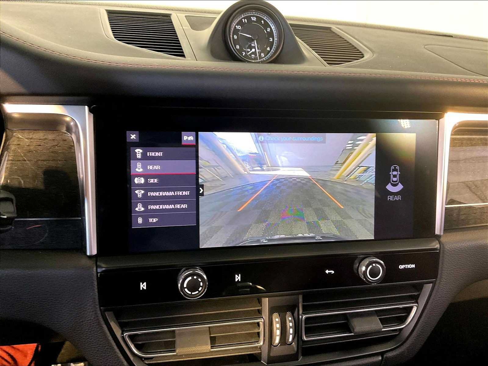 Certified 2023 Porsche Macan S AWD/4WD image 31