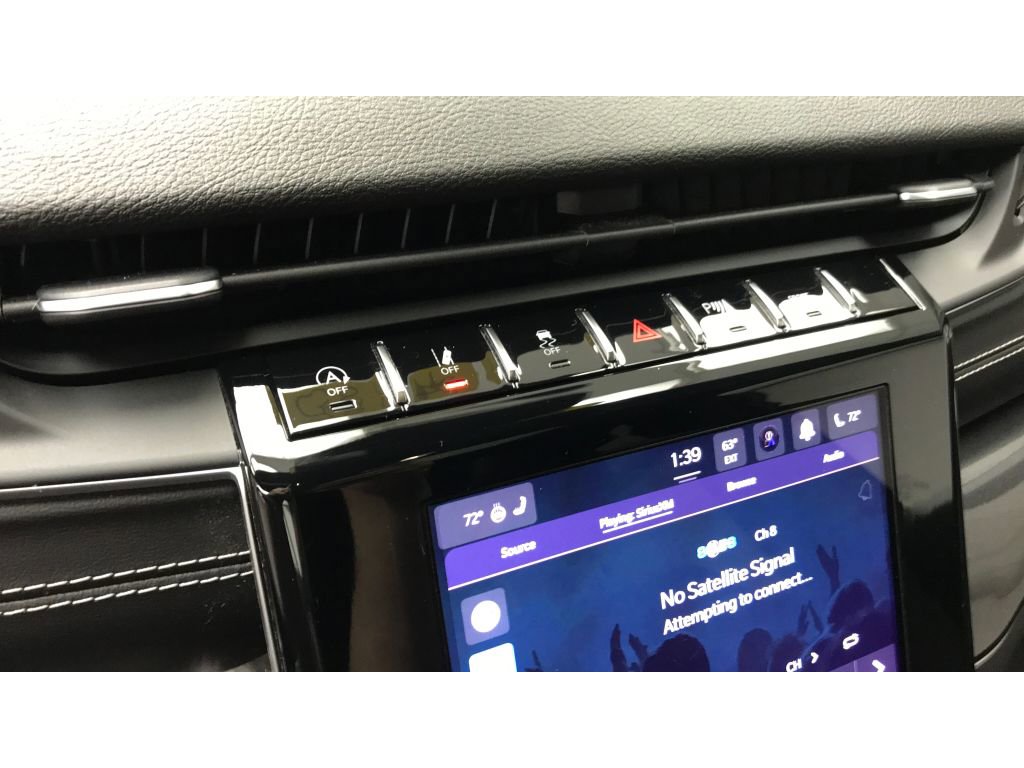 Used 2023 Jeep Grand Cherokee Altitude image 11