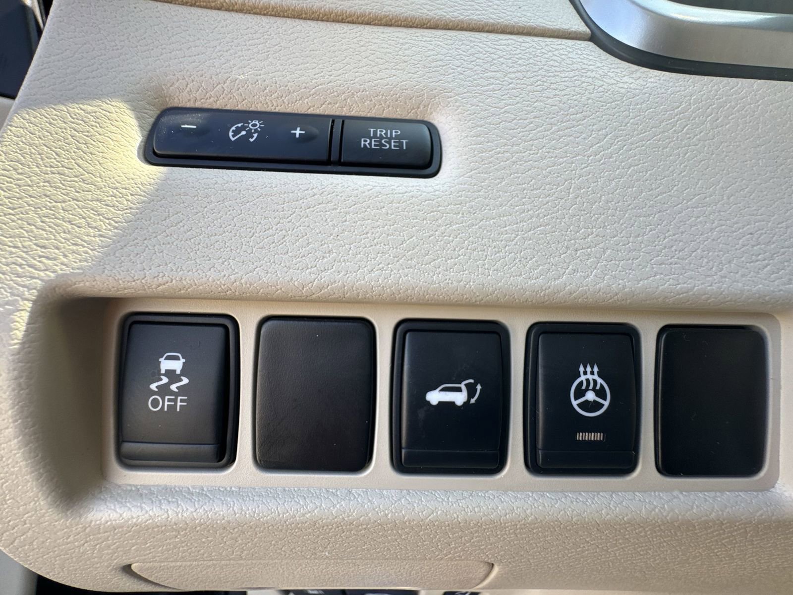 Used 2015 Nissan Murano Platinum w/ Platinum Technology Package AWD/4WD image 17