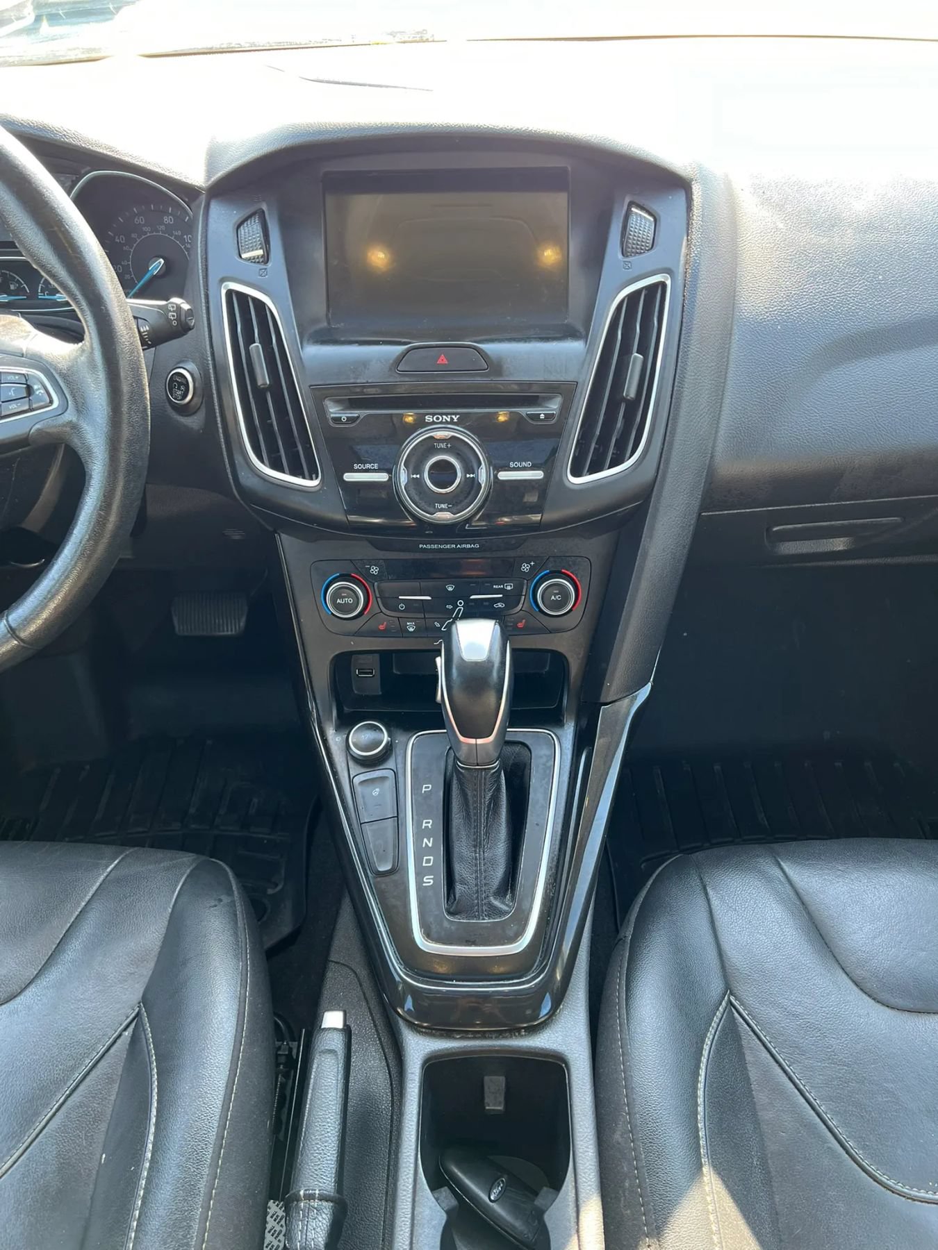 Used 2017 Ford Focus Titanium FWD image 10