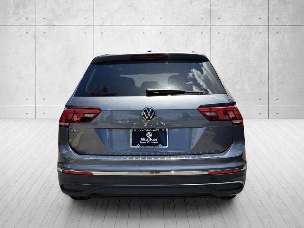 Used 2024 Volkswagen Tiguan SE w/ Panoramic Sunroof Package FWD image 6