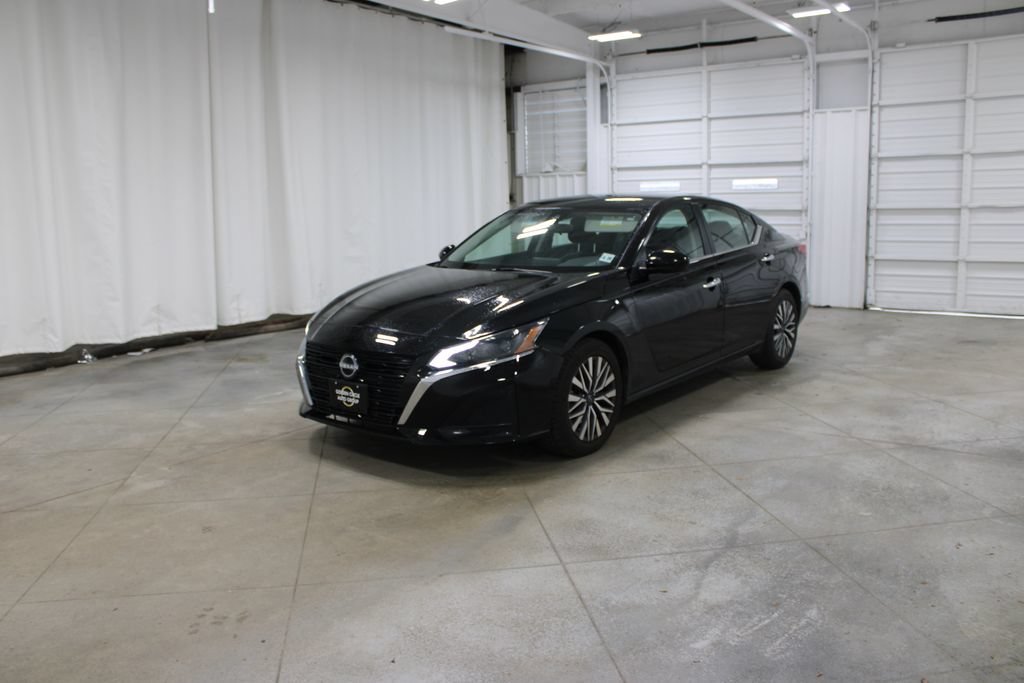 Used 2023 Nissan Altima 2.5 SV FWD image 5