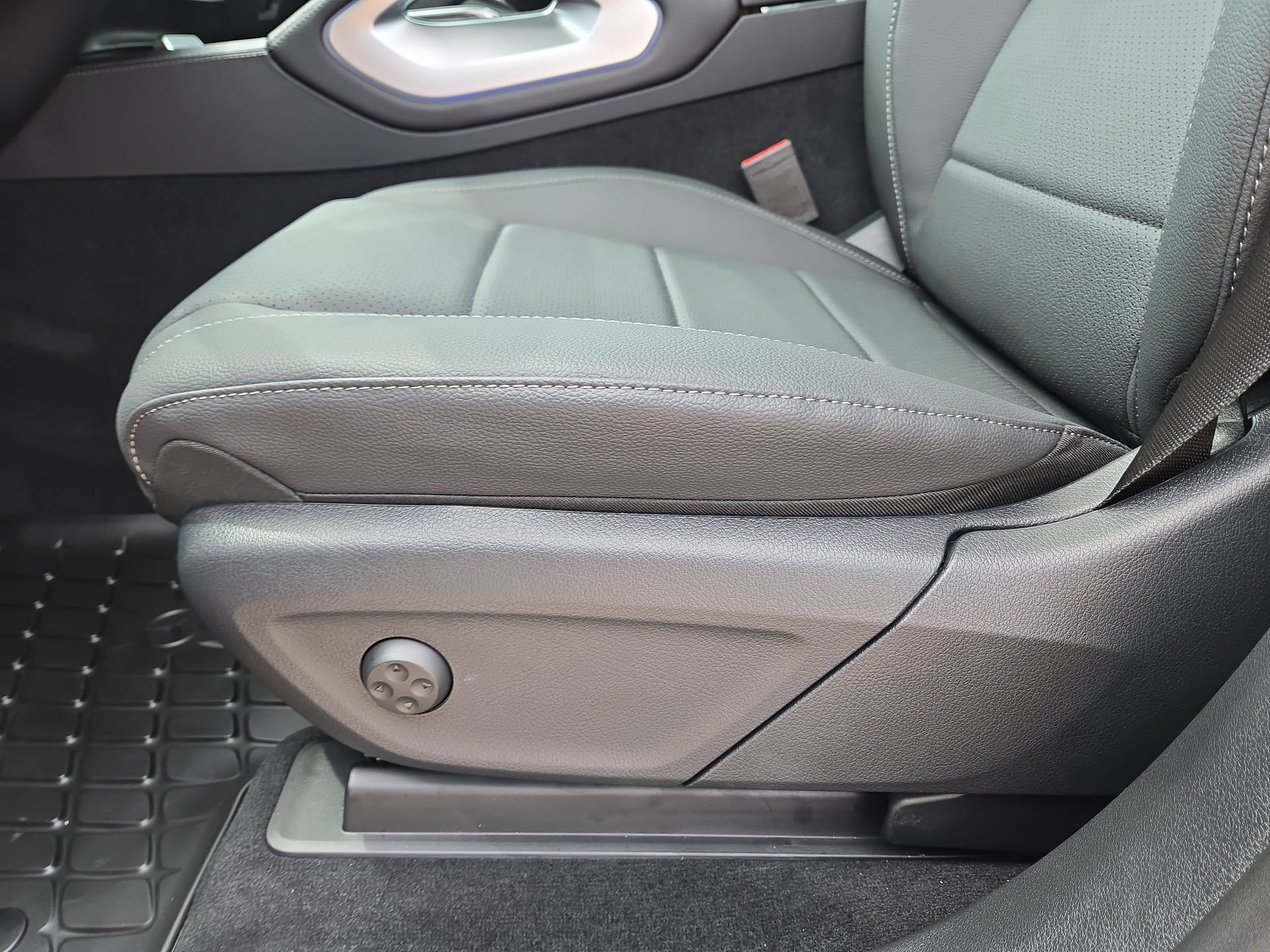 New 2026 Mercedes-Benz GLE 450 4MATIC image 17