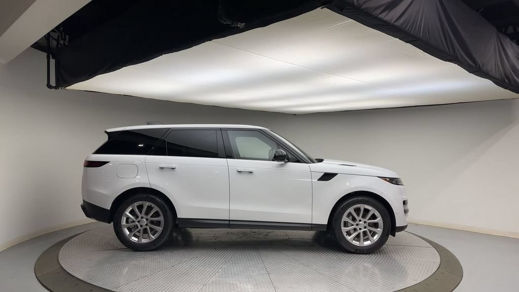 Certified 2025 Land Rover Range Rover Sport SE AWD/4WD image 9