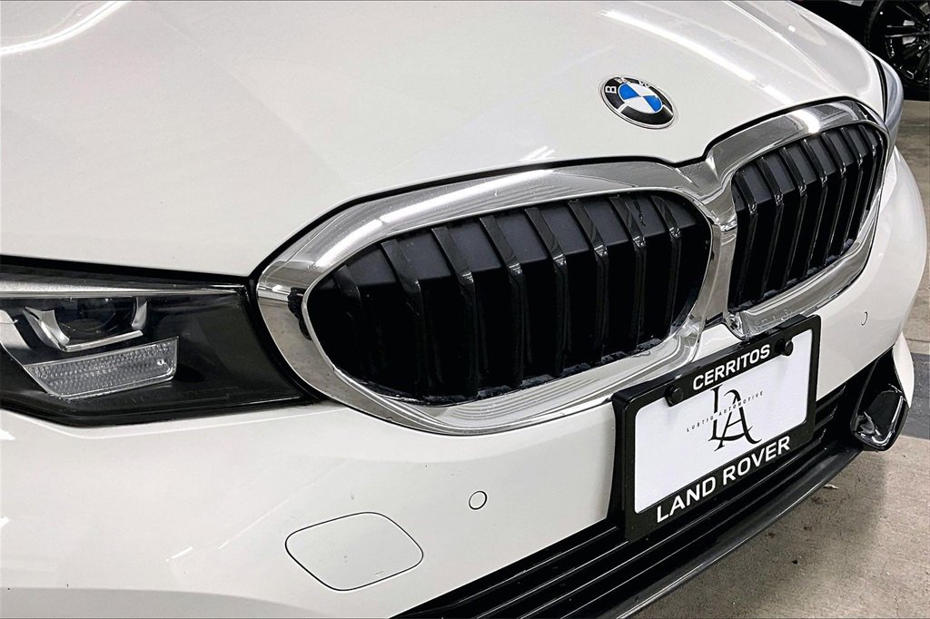 Used 2019 BMW 330i Sedan w/ Driving Assistance Package image 31