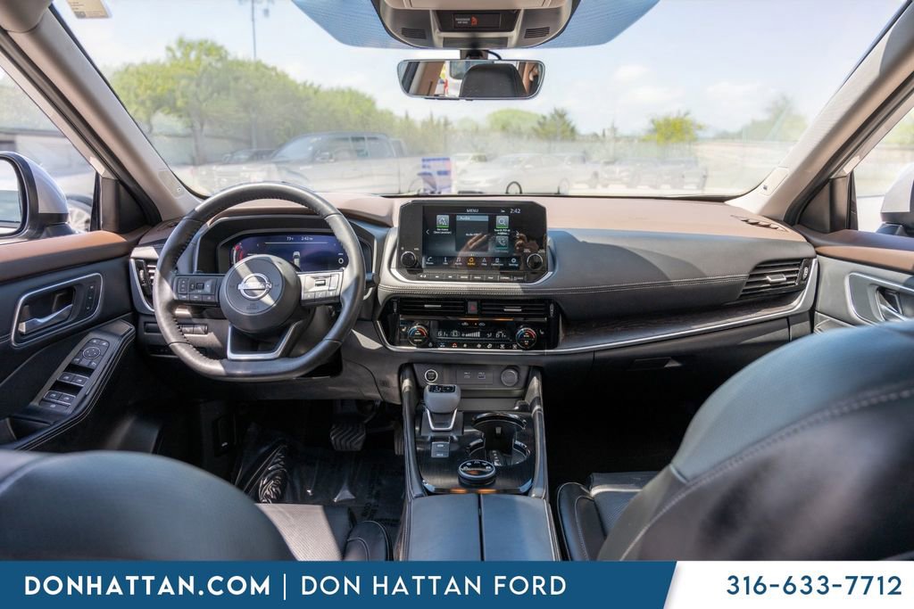 Used 2023 Nissan Rogue Platinum w/ Platinum Premium Package AWD/4WD image 3