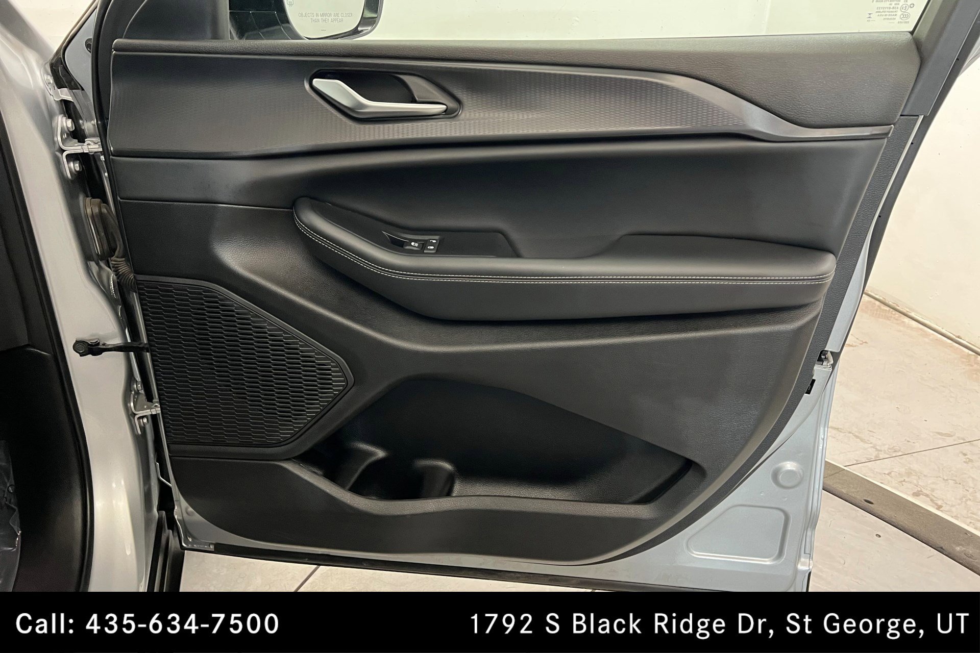 Used 2024 Jeep Grand Cherokee L Laredo image 23