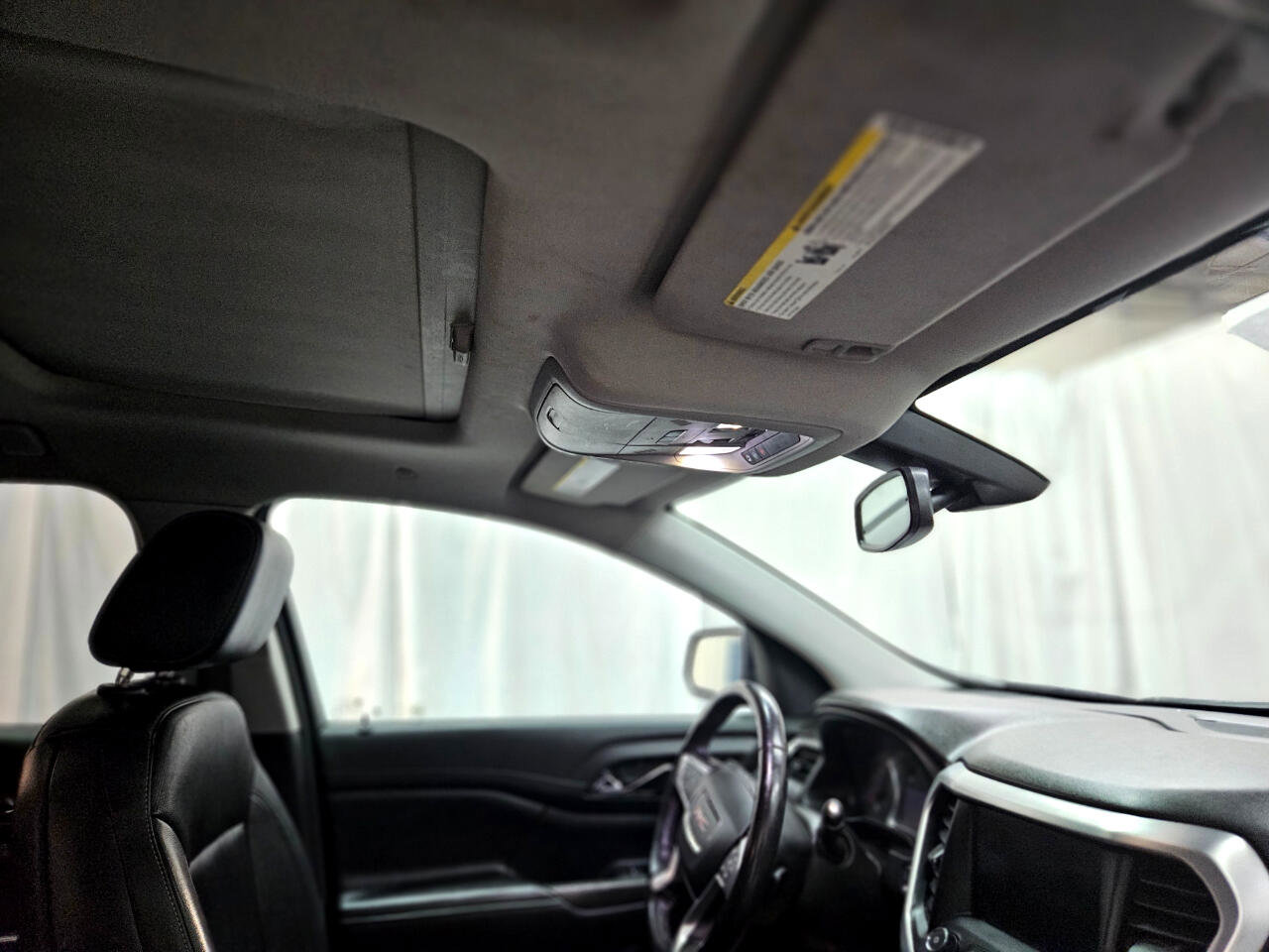 Used 2019 GMC Acadia SLT image 25