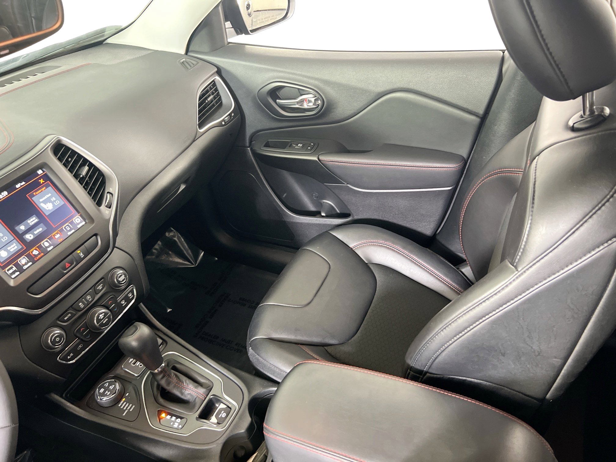 Used 2022 Jeep Cherokee Trailhawk w/ Sound & Nav Group AWD/4WD image 23