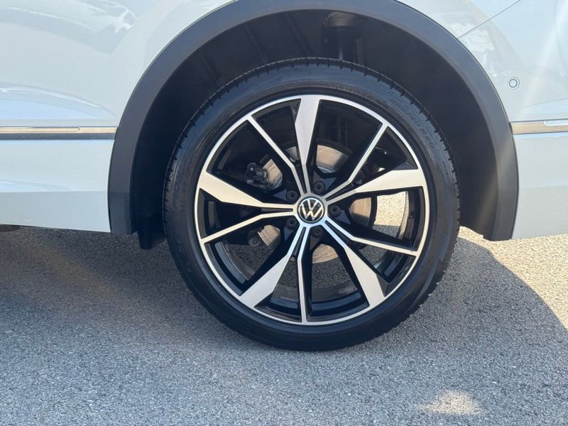Used 2023 Volkswagen Tiguan SEL R-Line image 37