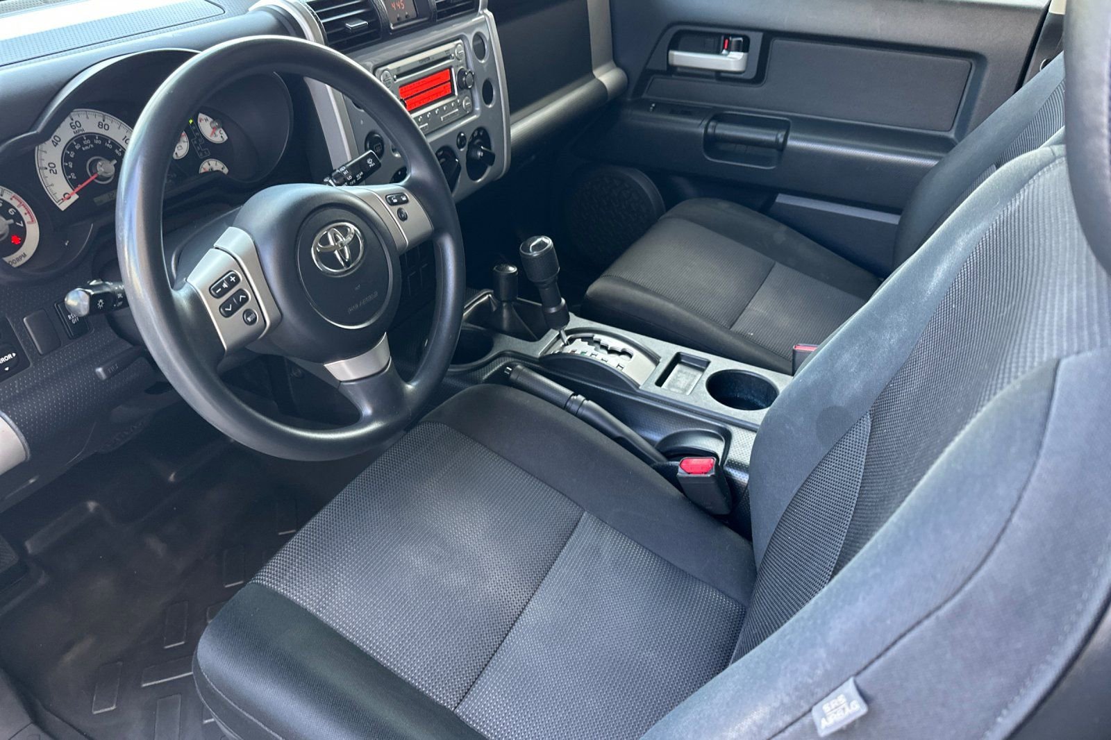 Used 2014 Toyota FJ Cruiser 4WD w/ Convenience Package image 9