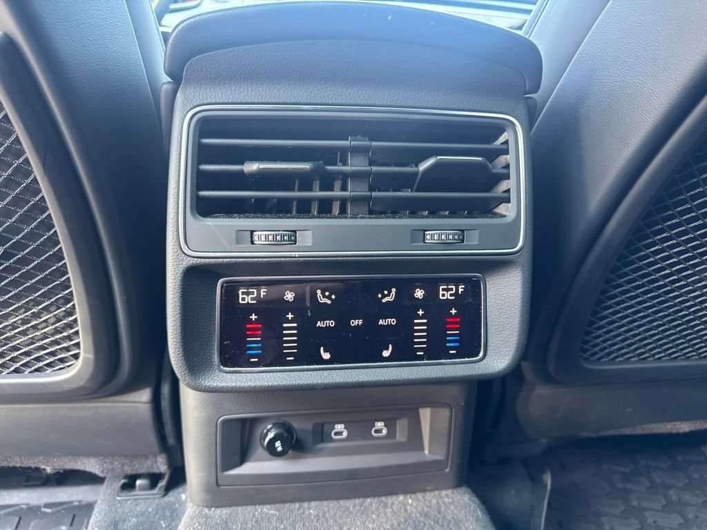 Used 2025 Audi Q8 Prestige AWD/4WD image 18