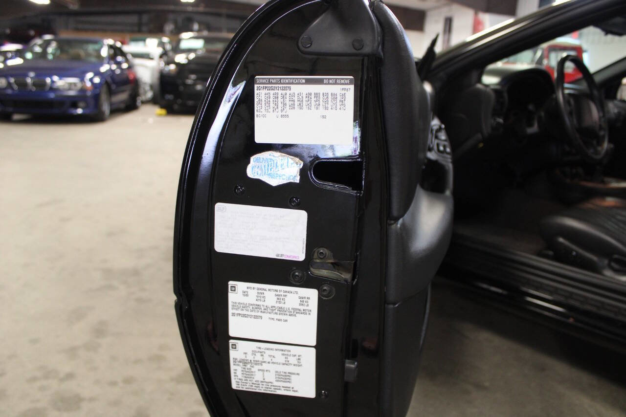 Used 2000 Chevrolet Camaro Z28 w/ SS Performance/Appearance Pkg image 30