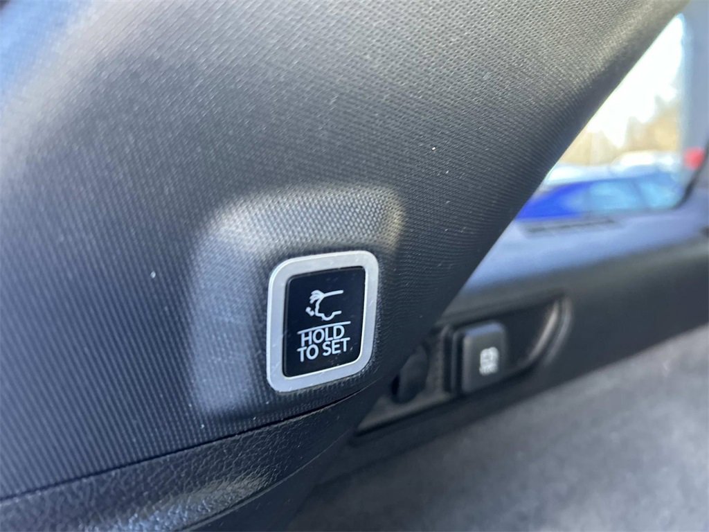 Used 2023 Jeep Grand Cherokee Overland image 15