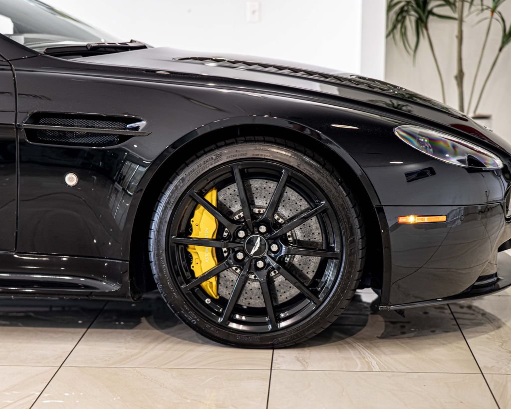 Used 2017 Aston Martin V12 Vantage S RWD image 10