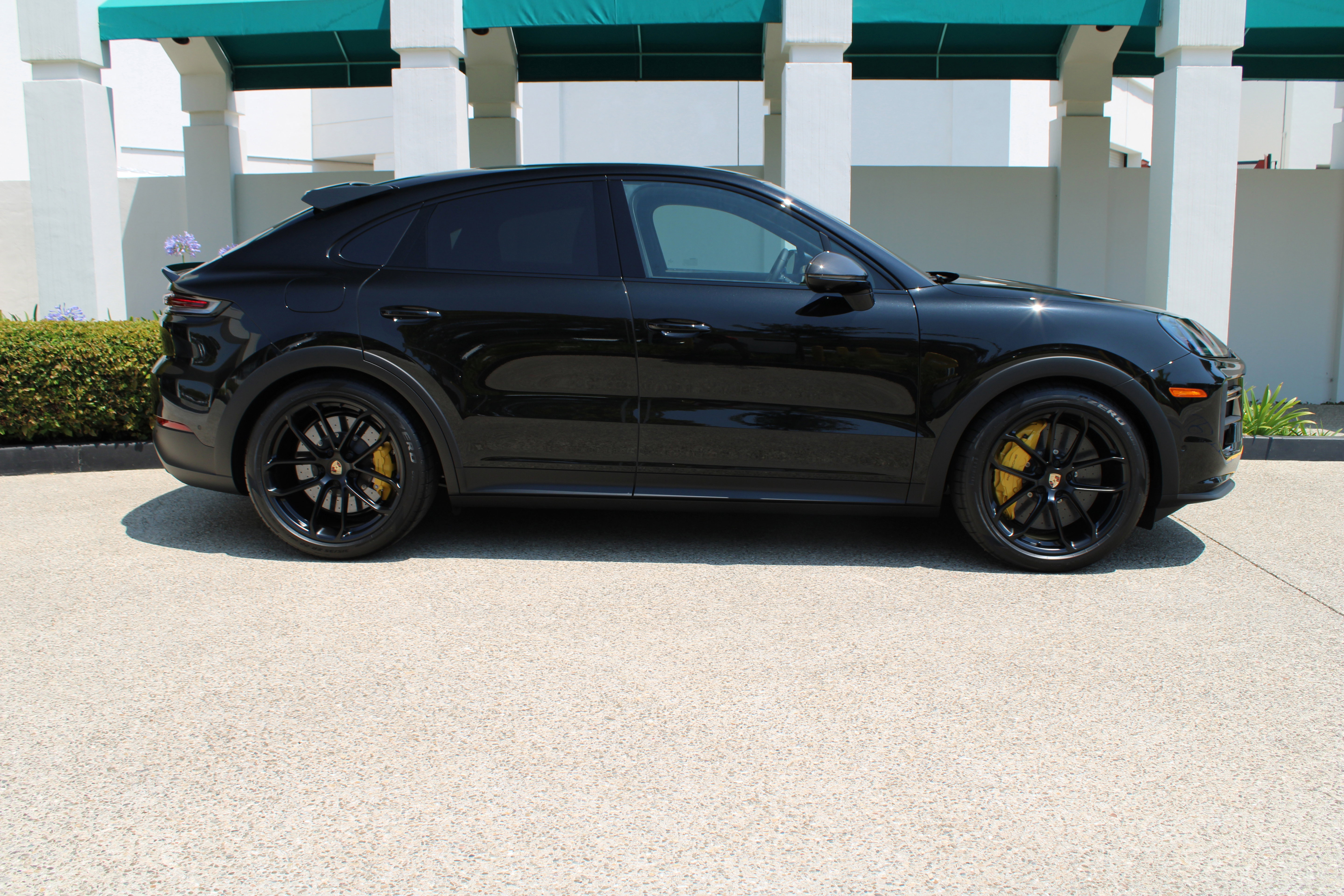 New 2025 Porsche Cayenne Turbo GT image 8