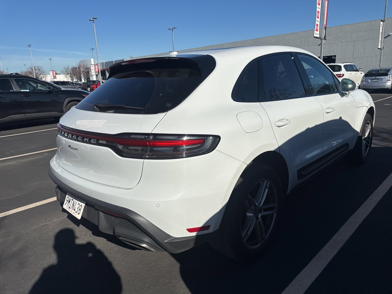 Used 2024 Porsche Macan image 2