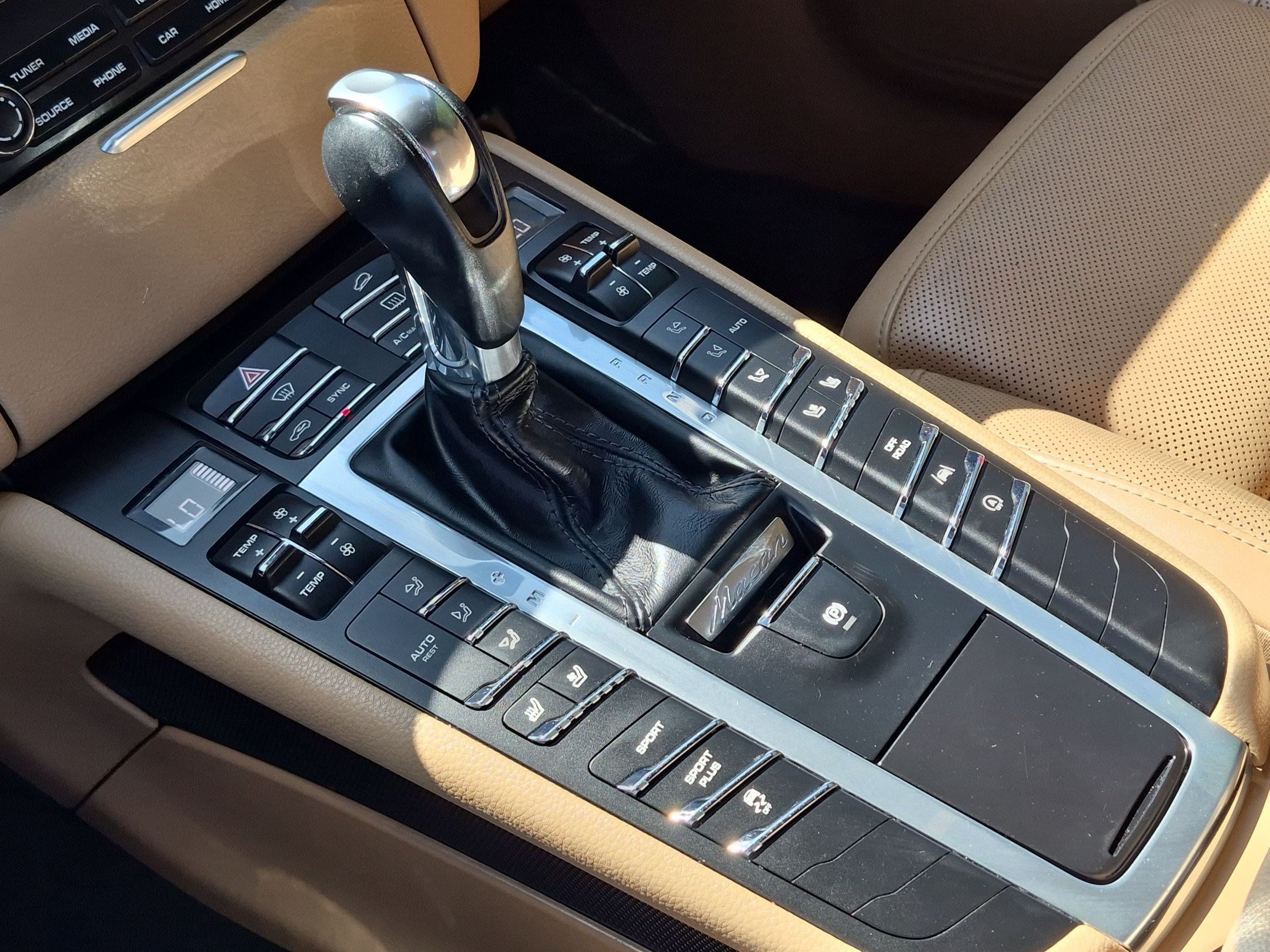 Used 2018 Porsche Macan S AWD/4WD image 24