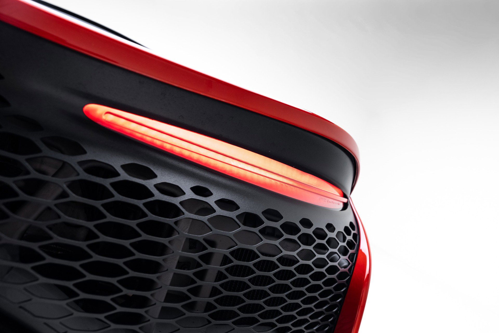 Used 2024 McLaren Artura image 27