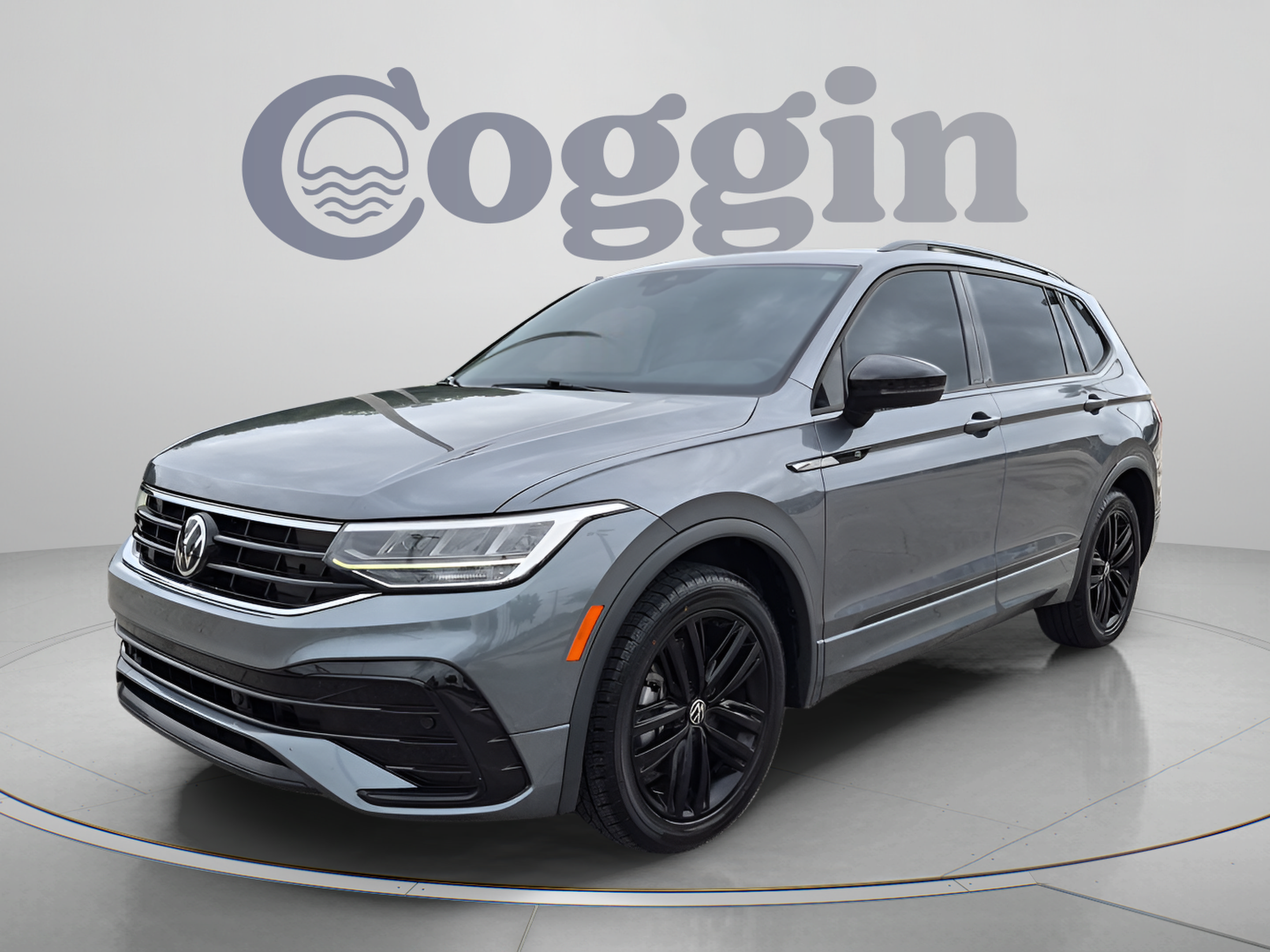 Used 2022 Volkswagen Tiguan SE R-Line FWD image 2