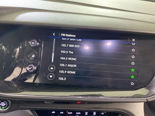 Used 2023 Buick Envision Essence image 40