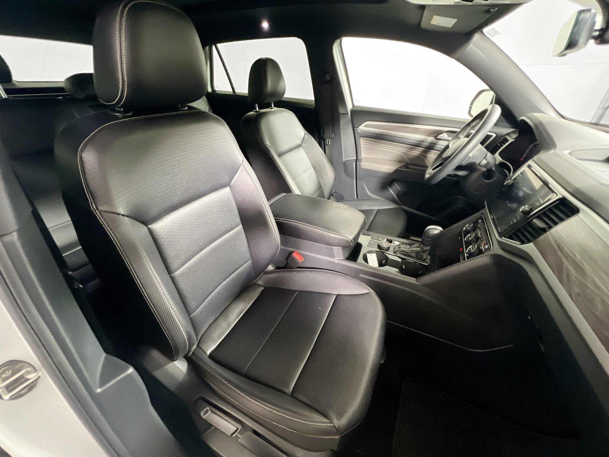 Used 2022 Volkswagen Atlas Cross Sport SE image 29