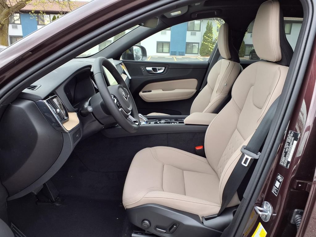 New 2026 Volvo XC60 B5 Core w/ Climate Package AWD/4WD image 7