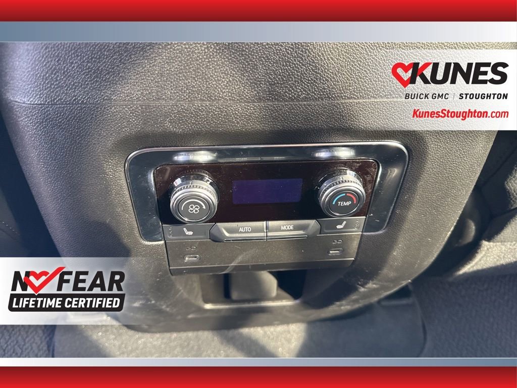 Used 2025 GMC Yukon XL Denali AWD/4WD image 39