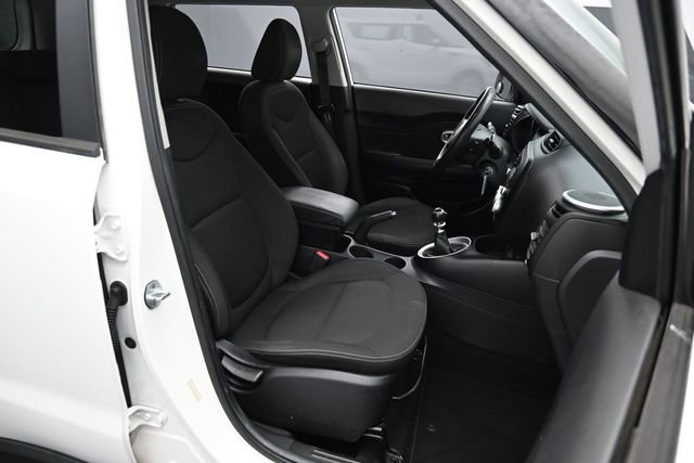 Used 2015 Kia Soul FWD image 24